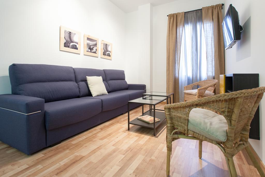 Apartamentos Diaber Larana Seville Bilik gambar