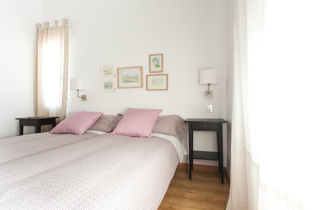 Apartamentos Diaber Larana Seville Bilik gambar