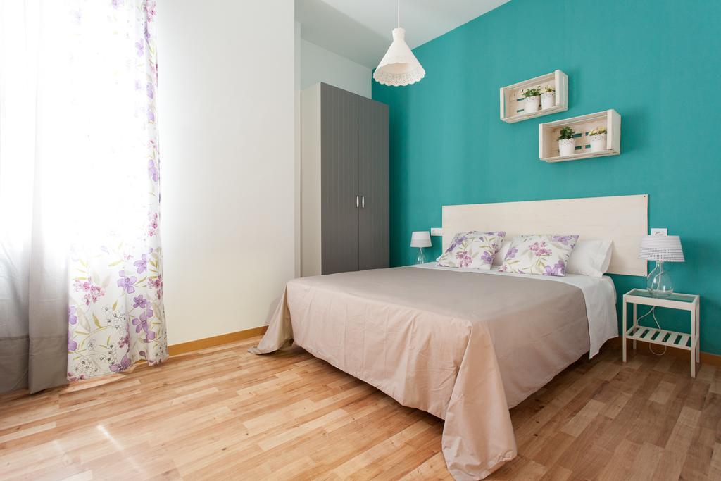 Apartamentos Diaber Larana Seville Bilik gambar